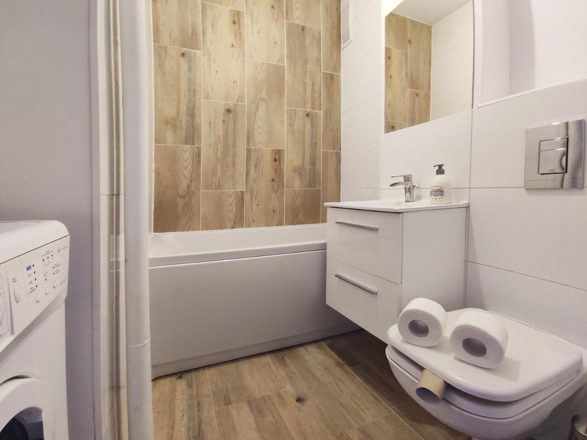 Apartament Rondo Onz Варшава Экстерьер фото